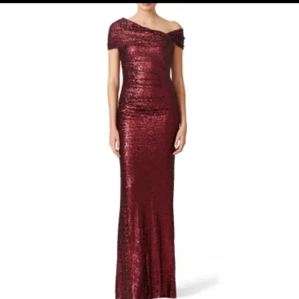 BADGLEY MISCHKA Gorgeous Burgundy Sequin Gown